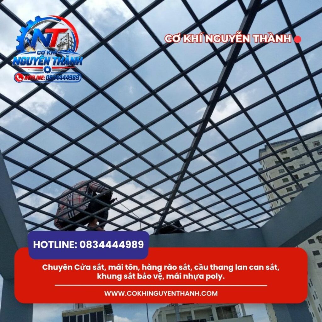 Dịch vụ làm khung bảo vệ sân thượng Quận 3 của Cơ khí Nguyễn Thành luôn đem lại sự an toàn, chắc chắn và thẩm mỹ